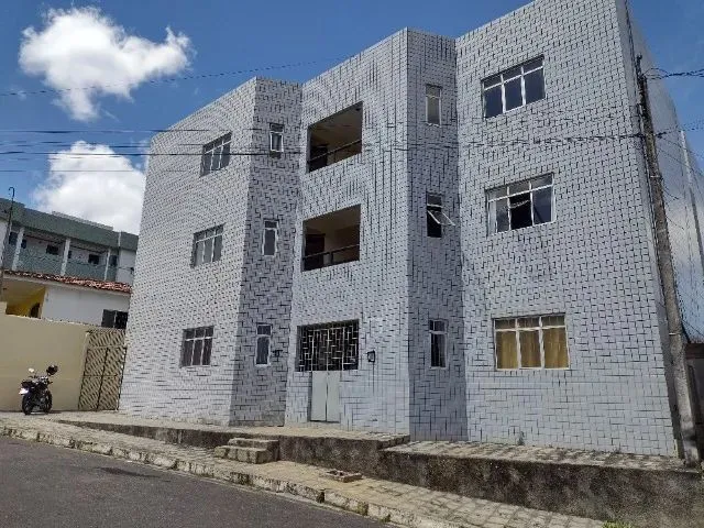 Imagem: O apartamento possui 2 Dormitórios, 1 Suíte, 2 Banheiros,
