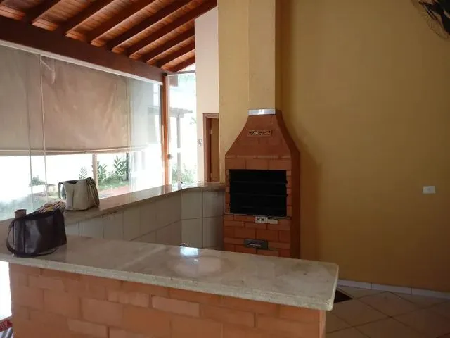 Imagem 2: Sobrado para Aluguel Tem 250 Metros Quadrados com 3 Quartos em Monte Castelo - Campo Grand