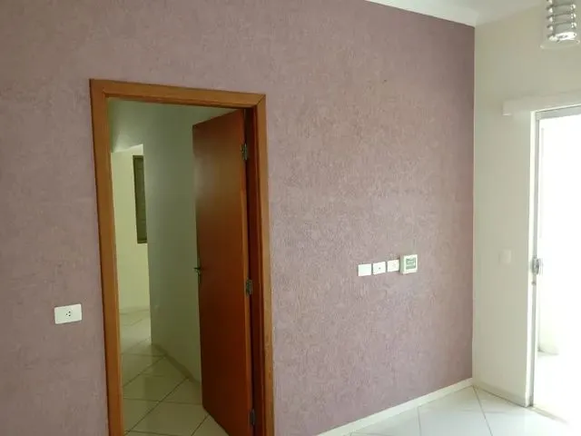 Imagem 3: Sobrado para Aluguel Tem 250 Metros Quadrados com 3 Quartos em Monte Castelo - Campo Grand