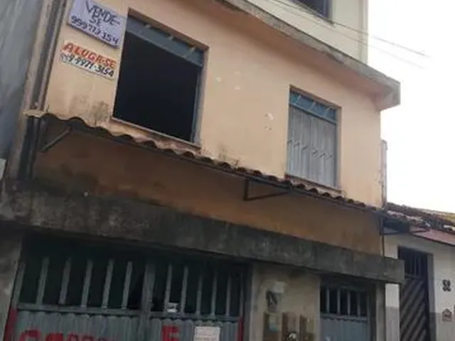 Imagem: O apartamento possui 2 Dormitórios, 1 Banheiro e está