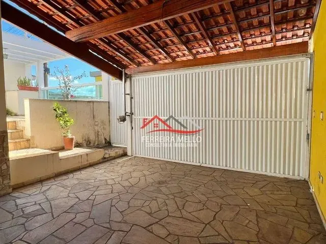 Imagem: Casa Térrea com 2 Dormitórios À Venda