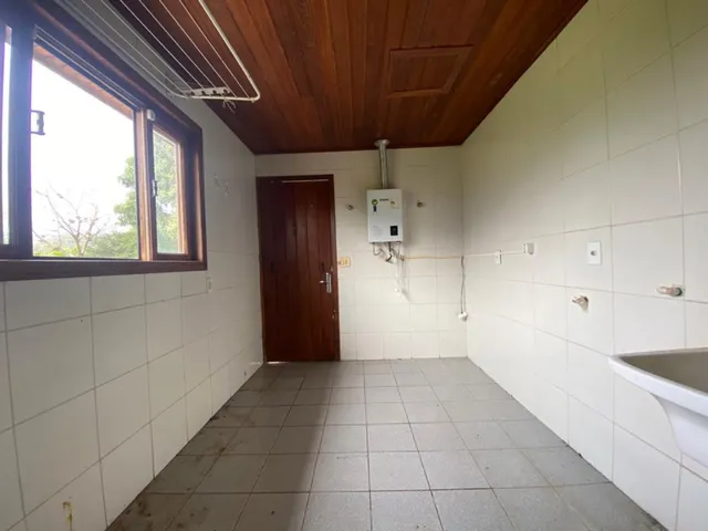 Imagem 12: SÍTIO COM BELÍSSIMA CASA DE CONSTRUÇÃO FORTE