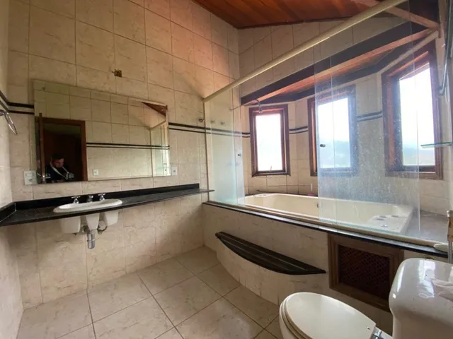 Imagem 4: SÍTIO COM BELÍSSIMA CASA DE CONSTRUÇÃO FORTE