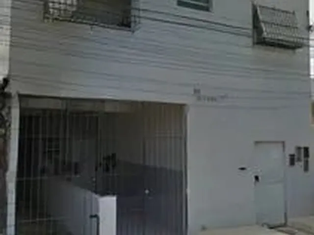 Imagem: A casa possui 2 Dormitórios, 1 Banheiro e está localizado