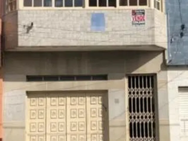 Imagem: A casa possui 5 Dormitórios, 4 Banheiros, 1 Vaga na