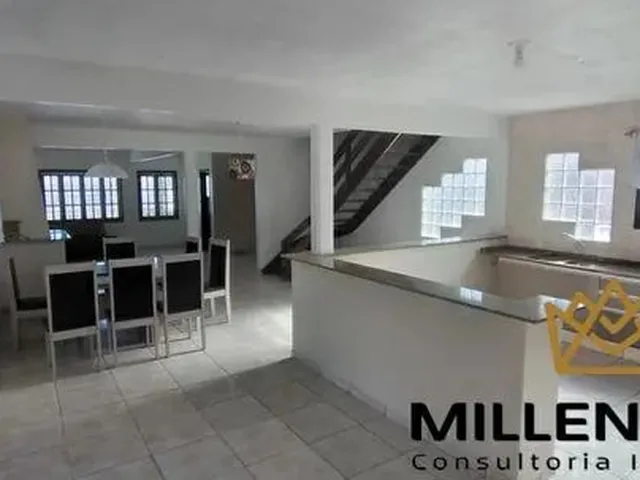 Imagem: Casa 6 Dorm. - Bairro Tiroleza