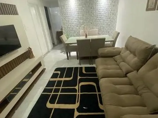 Imagem: A casa possui 3 Dormitórios, 2 Banheiros, 2 Vagas na