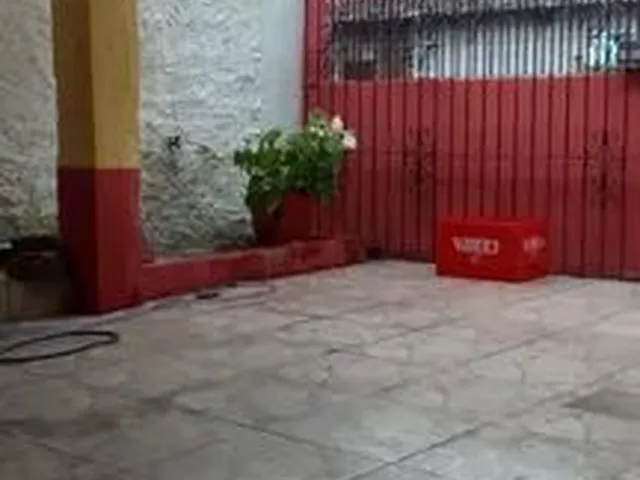 Imagem 3: Casa com Piscina - 3 Quartos / 2 Banheiros