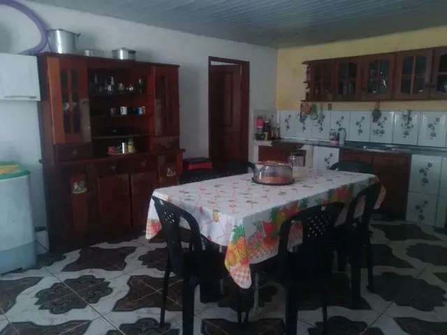 Imagem 2: Casa com Piscina - 3 Quartos / 2 Banheiros