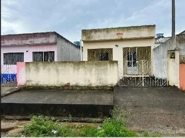 Imagem: A casa possui 2 Dormitórios, 1 Banheiro, 1 Vaga na