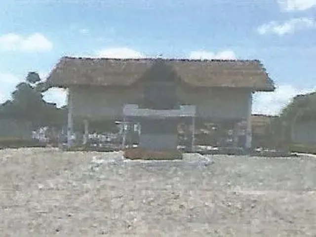 Imagem: A casa possui 1 Dormitório, 1 Banheiro, 1 Vaga na garagem,