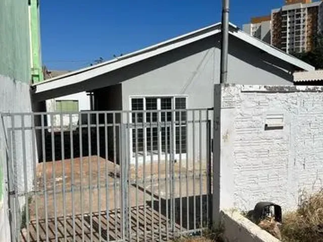 Imagem: Alugo Casa com 2/4 no Jd. Centro América