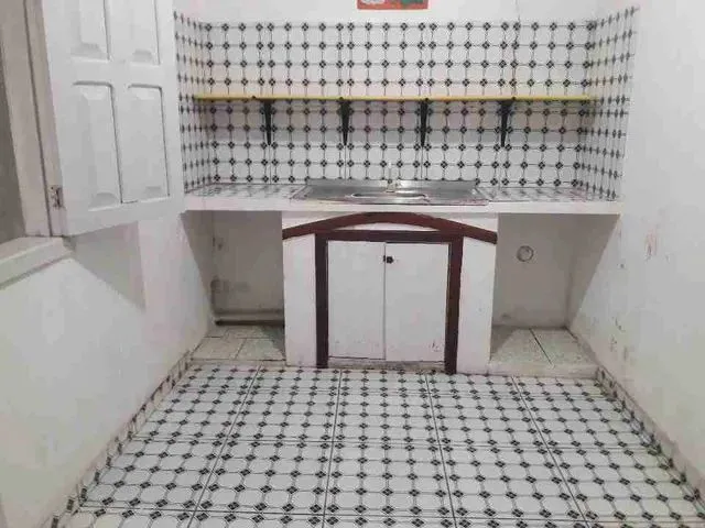 Imagem: A casa possui 1 Dormitório, 1 Banheiro e está localizado