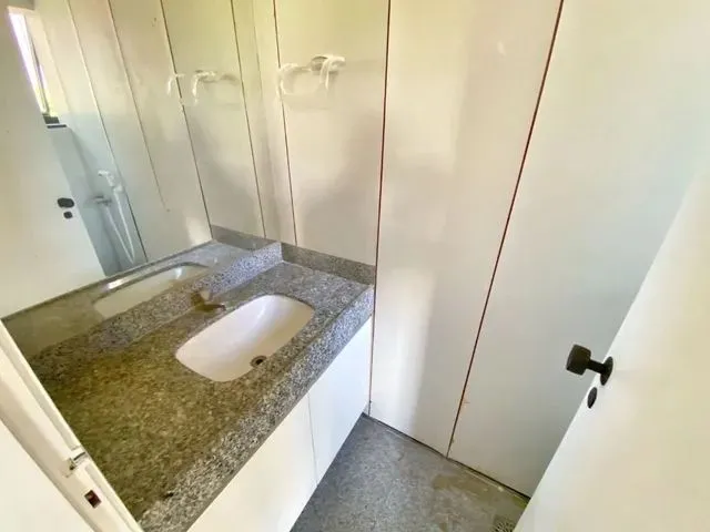Imagem 9: Apartamento com 4 Dormitórios À Venda, 187 M² por R$ 1.050.000,00 - Meireles