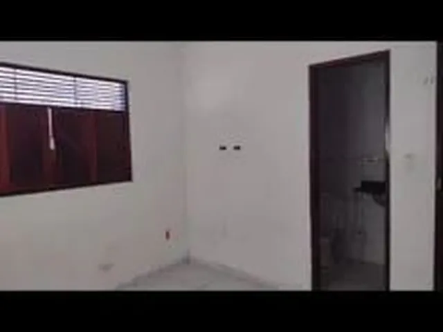 Imagem 5: Oportunidade: Vendo Casa e 3 Lojas no Planalto