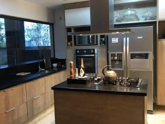 Imagem 1: Casa Térrea com 4 Quartos Sendo 4 Suites, 250M2 - Lauro de Freitas (Sm