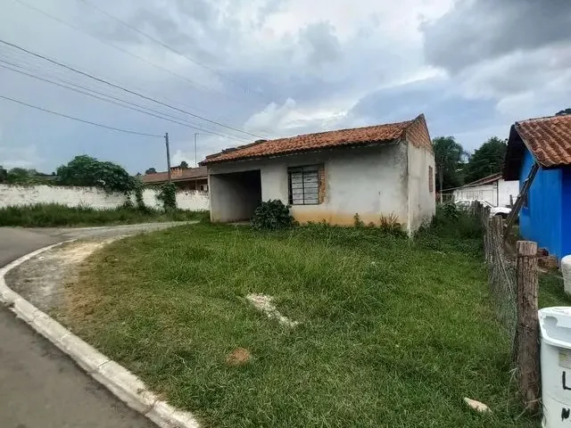 Imagem: Casa Localizada no Bugre Pessegueiros