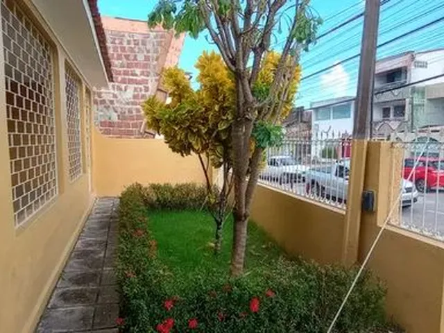 Imagem 5: Casa para Aluguel Tem 235 Metros Quadrados com 3 Quartos em Farol - Maceió - Alagoas