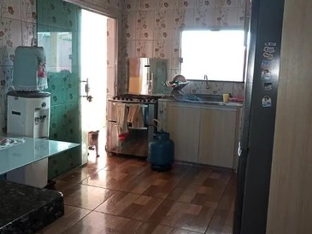 Imagem: Casa com Piscina /Prox Eucatur