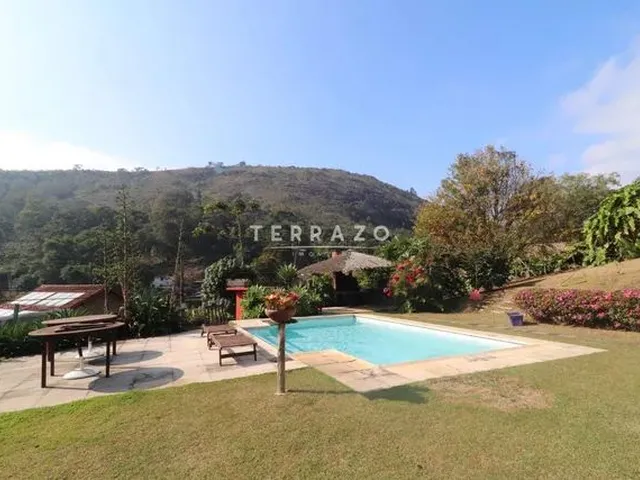 Imagem 1: Casa Linear com 5 Suítes À Venda, 400M² por R$ 1.600.000,00 - Albuquerque
