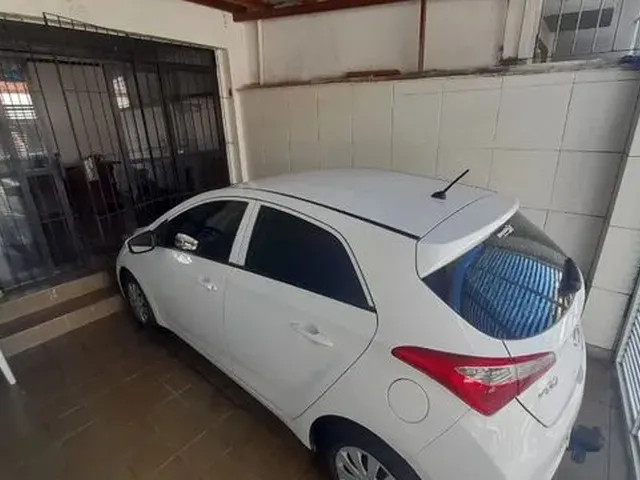 Imagem: Vendo Casa com 4/4, Sobrado, Varanda, Garagem