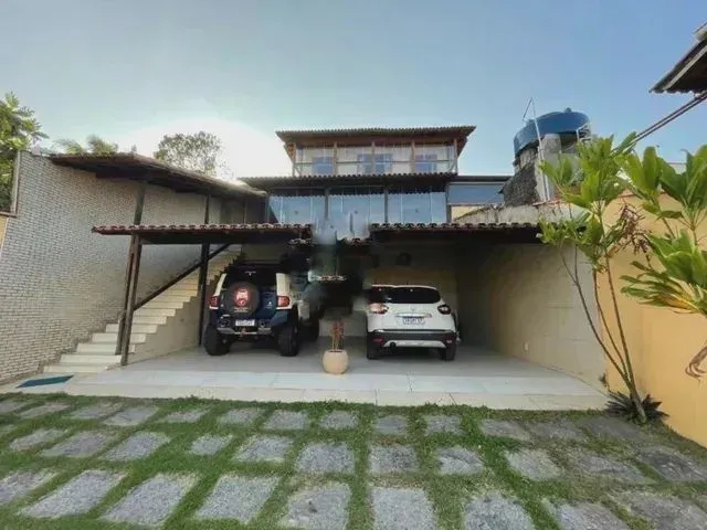 Imagem 1: Mega Oportunidade - Casa de 5 Quartos C/Suíte em Ponta da Fruta