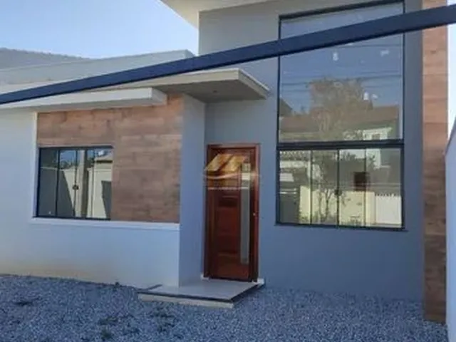 Imagem: Linda Casa a Venda com 3 Quartos em Rio