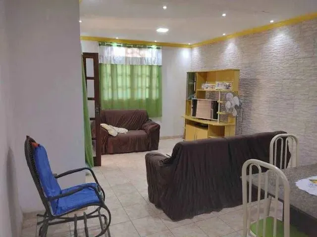 Imagem: A casa possui 3 Dormitórios, 1 Banheiro, Imóvel novo e