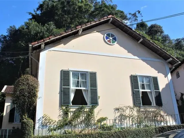 Imagem 1: Casa para Venda com 3 Quartos no Centro - Petrópolis - Rj