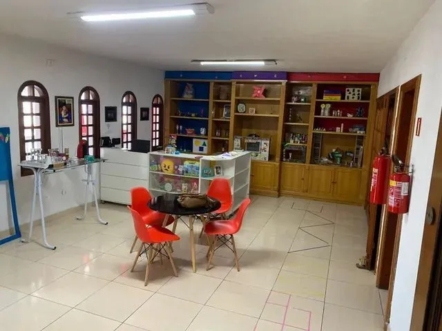 Imagem 6: Sobrado para Aluguel com 502 Metros Quadrados com 3 Quartos em Parque Continental I - Guar