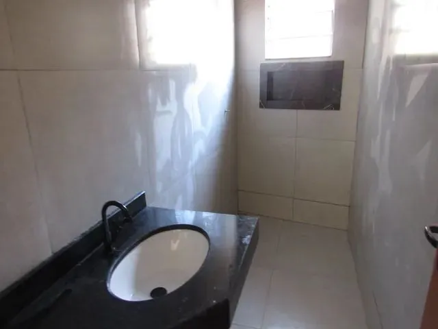Imagem 6: Térrea para Aluguel com 70 Metros Quadrados com 3 Quartos em Jardim Caviúna - Rolândia