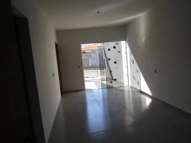 Imagem 5: Térrea para Aluguel com 70 Metros Quadrados com 3 Quartos em Jardim Caviúna - Rolândia