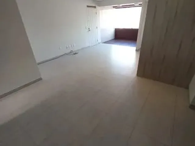 Imagem 14: Apartamento para Aluguel com 3 Quartos em Intermares