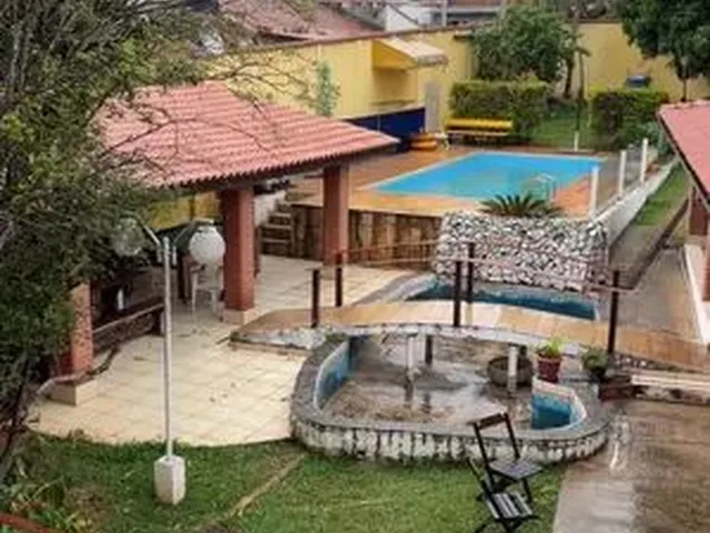 Imagem: Alugo Kitnet com Piscina e Churrasqueira