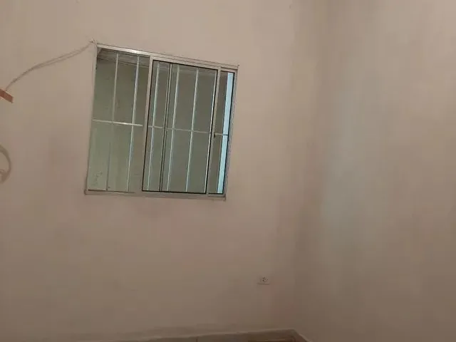Imagem: Casa com 2 Quartos Sala Cozinha Banheiro