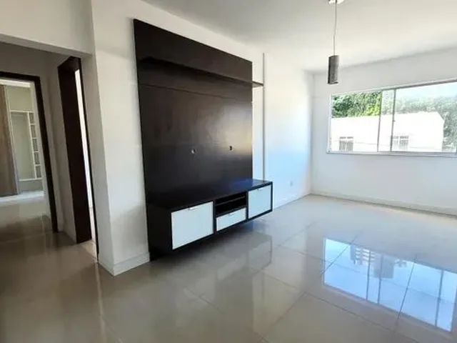 Imagem: 2/4 com Armários, Dependência e Garagem