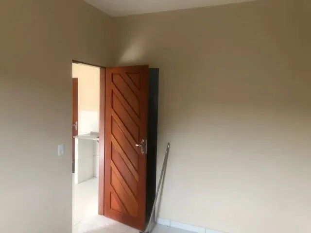 Imagem 10: Alugo Kitnet no Planalto 1/4 R$400,00 Reais C/ Garagem Cobertanão Paga Água