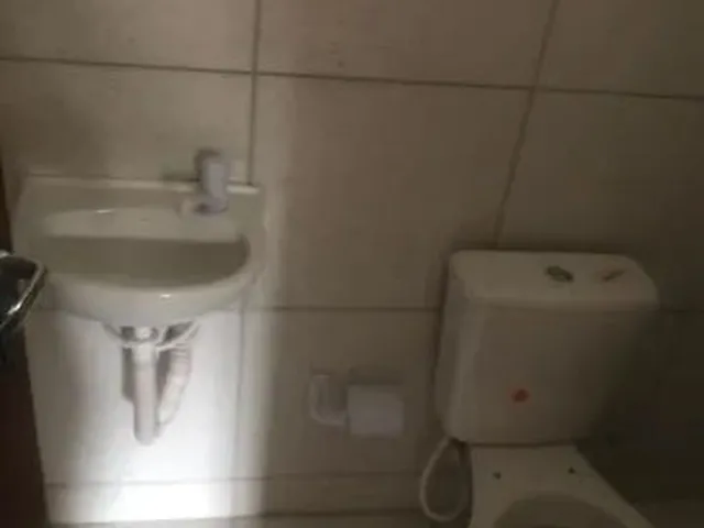 Imagem 3: Alugo Kitnet no Planalto 1/4 R$400,00 Reais C/ Garagem Cobertanão Paga Água