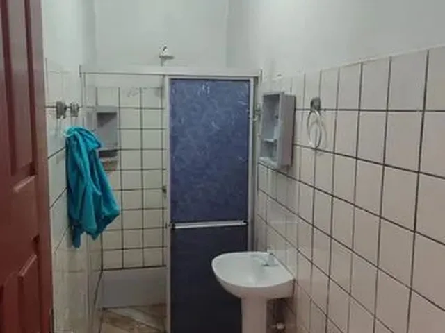 Imagem: O apartamento possui 2 Dormitórios, 1 Banheiro, 1 Vaga na