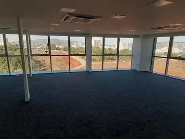 Imagem 3: Conjunto/Sala para Venda - 106.57M², 0 Dormitórios, 1 Vaga - Petrópolis