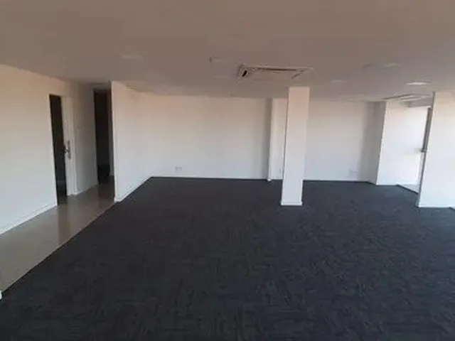 Imagem 2: Conjunto/Sala para Venda - 106.57M², 0 Dormitórios, 1 Vaga - Petrópolis