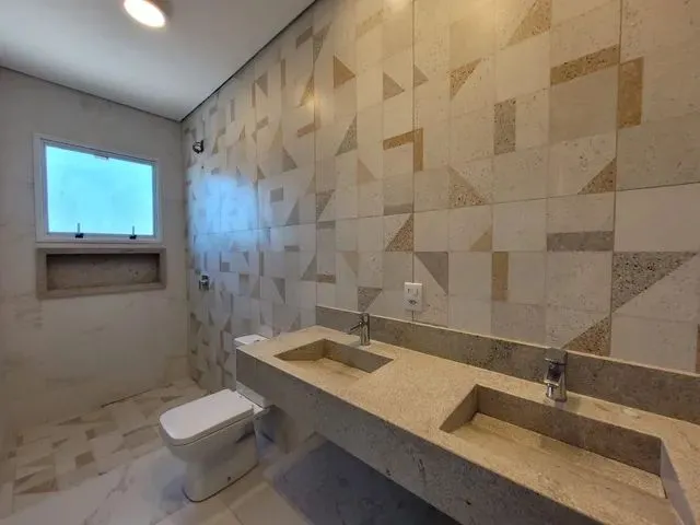 Imagem 2: Terras Alpha - Casa Sobrado para Venda com 3 Quartos em Granja Marileusa - Uberlândia