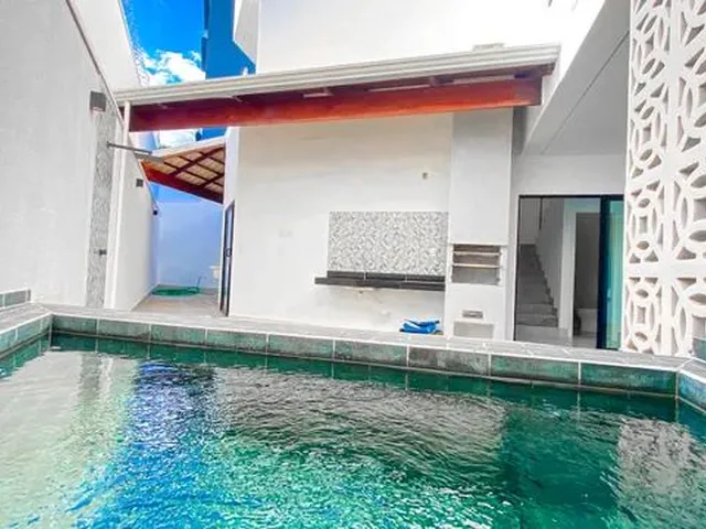 Imagem: Casa À Venda com 3 Dormitórios em Grã-Duquesa