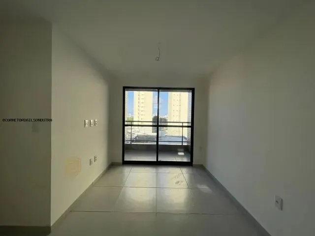 Imagem: O apartamento possui 2 Dormitórios, 1 Suíte, 2 Banheiros,