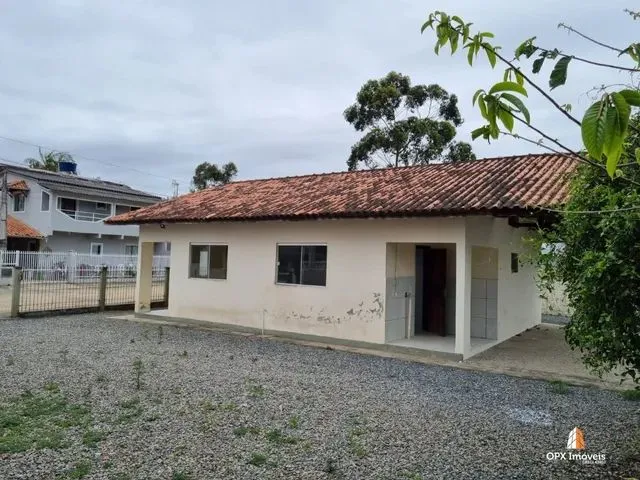 Imagem: Balneário Piçarras - Casa Padrão - Santo