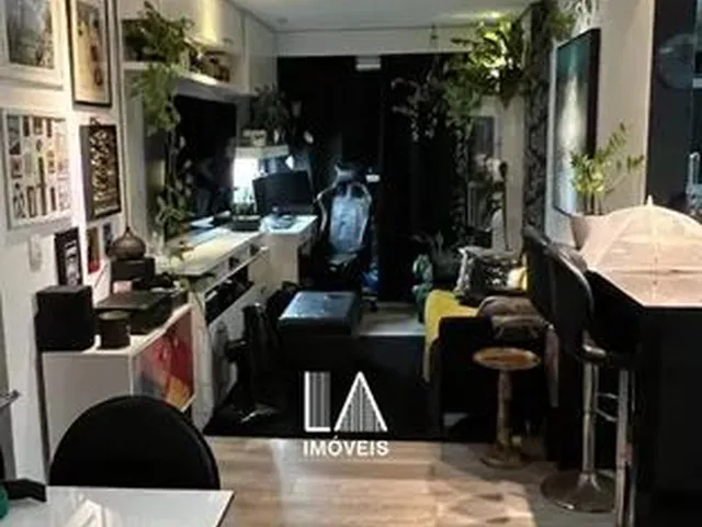 Imagem: Alugo Apartamento - 2 Quartos com Suíte