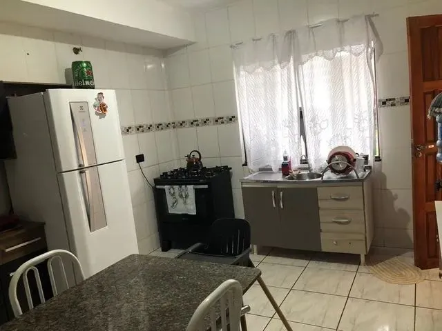 Imagem 2: Aluga-Se Sobrado no santa Felicidade