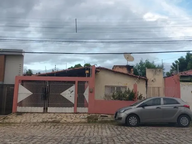 Imagem: Aluga-Se Casa Presd Costa e Silva Sendo