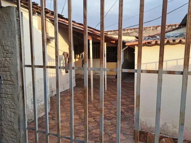 Imagem: Alugo 1 Casa e 1 Barracão