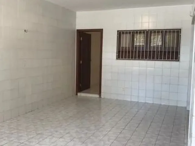 Imagem 3: Casa para Alugar com 230 Metros Quadrados com 7 Quartos em Tirol - Natal - Rn